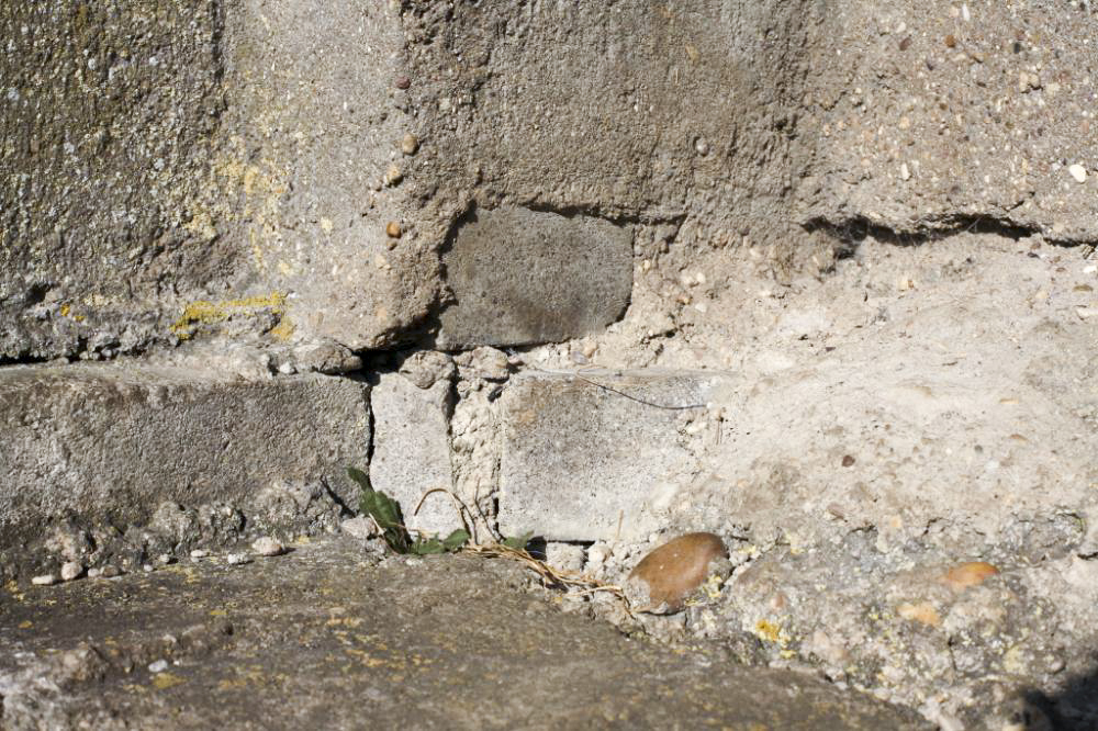 Ligne Maginot - MIESCH - (Blockhaus pour canon) - Détail de la construction. On notera la 'légéreté' des matériaux employés, poussant à croire que ce blockaus est vraisemblablement un leurre. - www.arnaultjl-photo.com