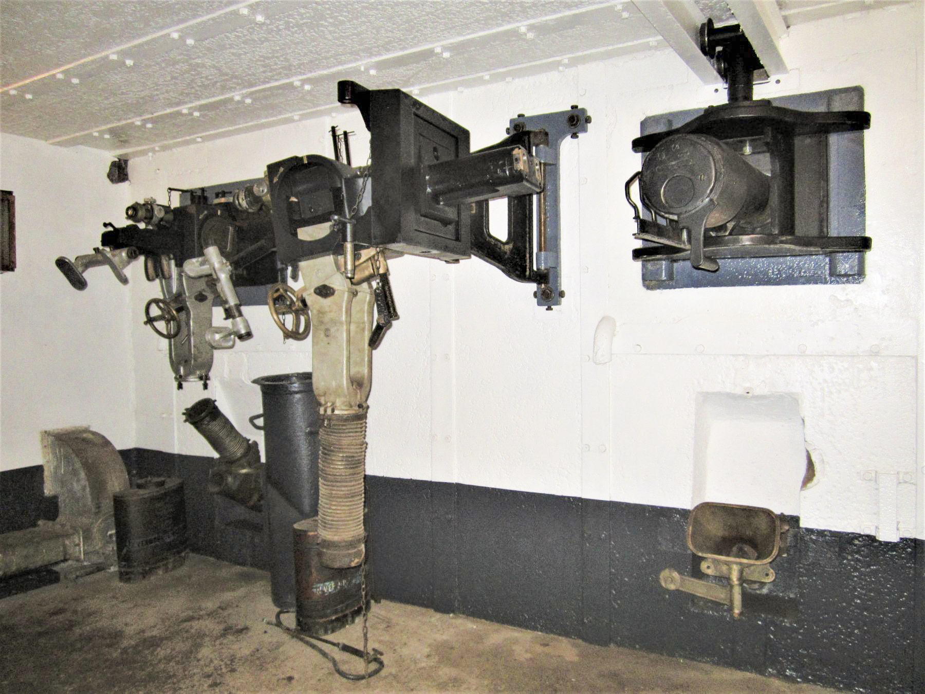Ligne Maginot - HUBERBUSCH SUD - C59 - (Casemate d'infanterie) - La chambre de tir entièrement restaurée en 2021 - Gregory Fuchs