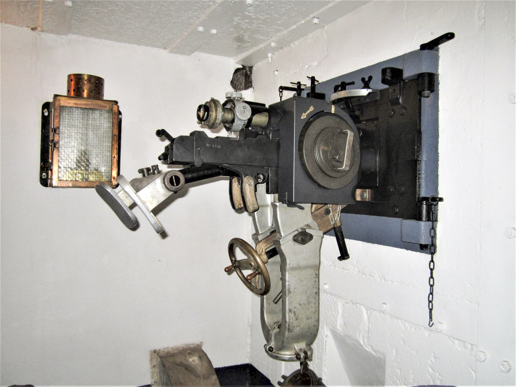 Ligne Maginot - HUBERBUSCH SUD - C59 - (Casemate d'infanterie) - Jumelage de gauche engagé dans le créneau - Gregory Fuchs