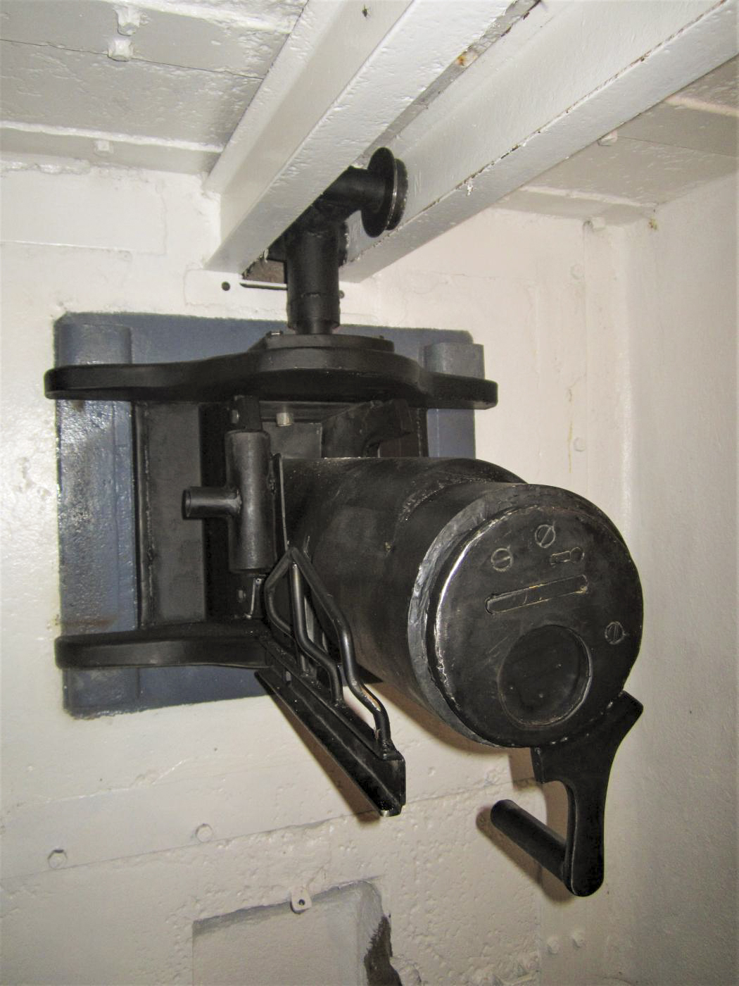 Ligne Maginot - HUBERBUSCH SUD - C59 - (Casemate d'infanterie) - Canon de 37 engagé dans le créneau - Gregory Fuchs