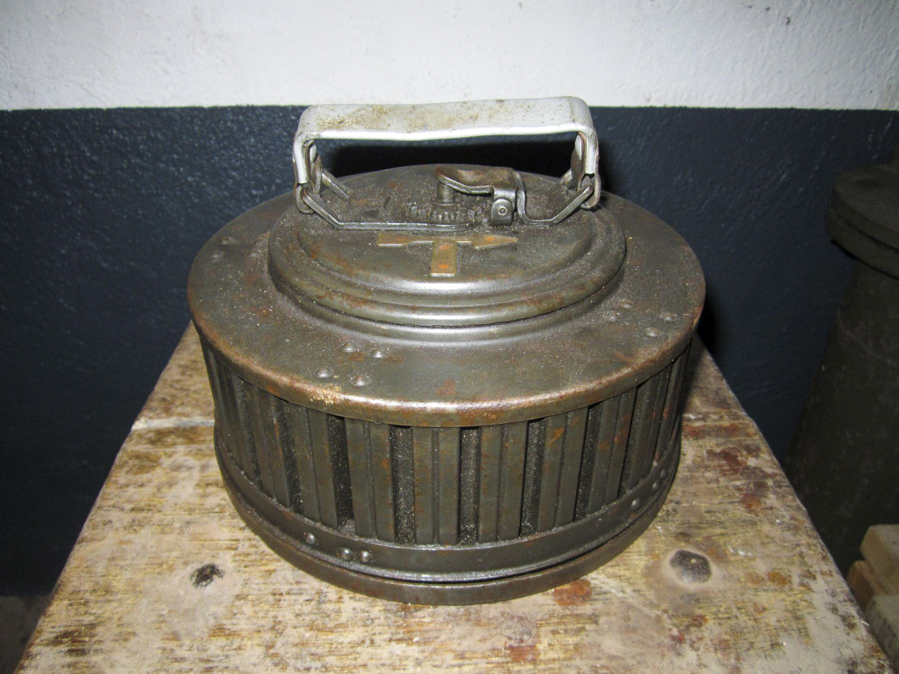 Ligne Maginot - HUBERBUSCH SUD - C59 - (Casemate d'infanterie) - Chargeur de mitrailleuse Reibel - Gregory Fuchs