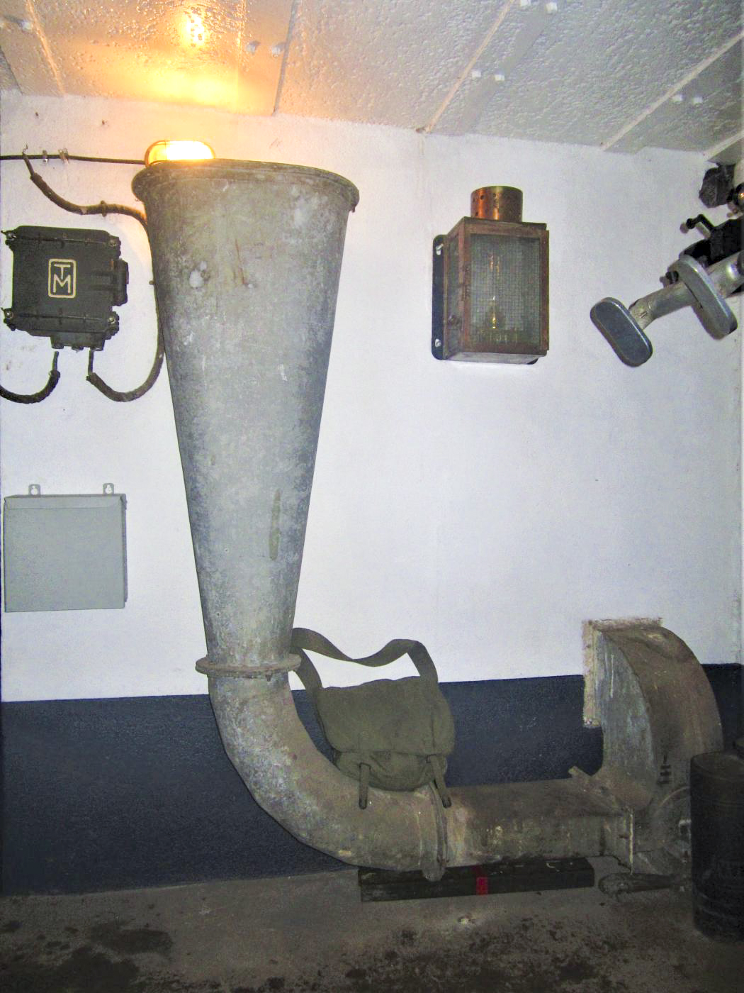 Ligne Maginot - HUBERBUSCH SUD - C59 - (Casemate d'infanterie) - L'extraction air vicié de la chambre de tir - Gregory Fuchs