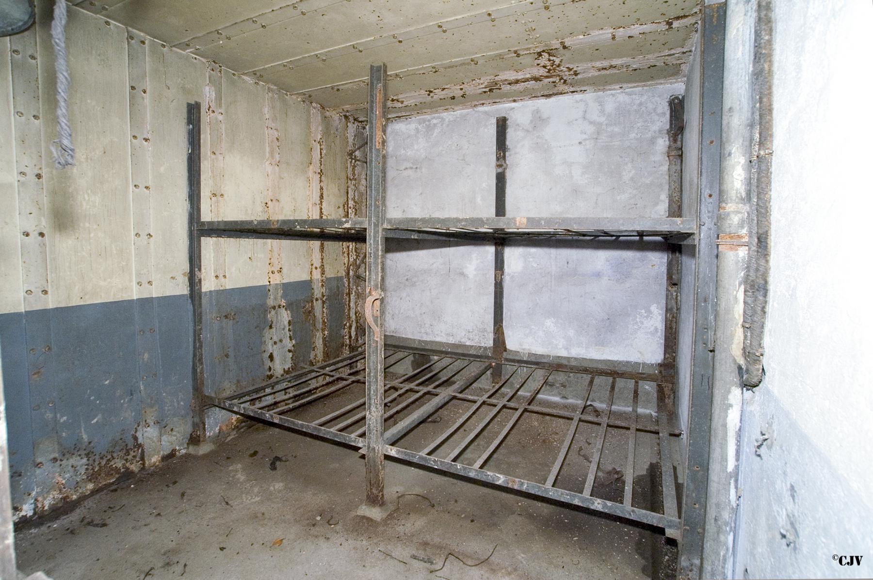 Ligne Maginot - HUBERBUSCH SUD - C59 - (Casemate d'infanterie) - La chambre de repos avant restauration - Lia VERMEULEN