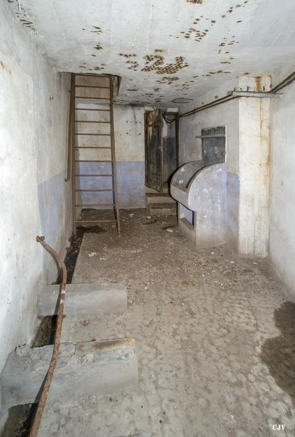 Ligne Maginot - HUBERBUSCH SUD - C59 - (Casemate d'infanterie) - L'étage inférieur avant restauration - Lia VERMEULEN