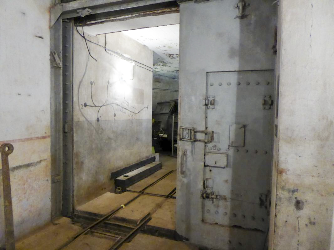Ligne Maginot - MICHELSBERG - A22 - (Ouvrage d'artillerie) - Entrée mixte
La porte blindée de l'entrée 