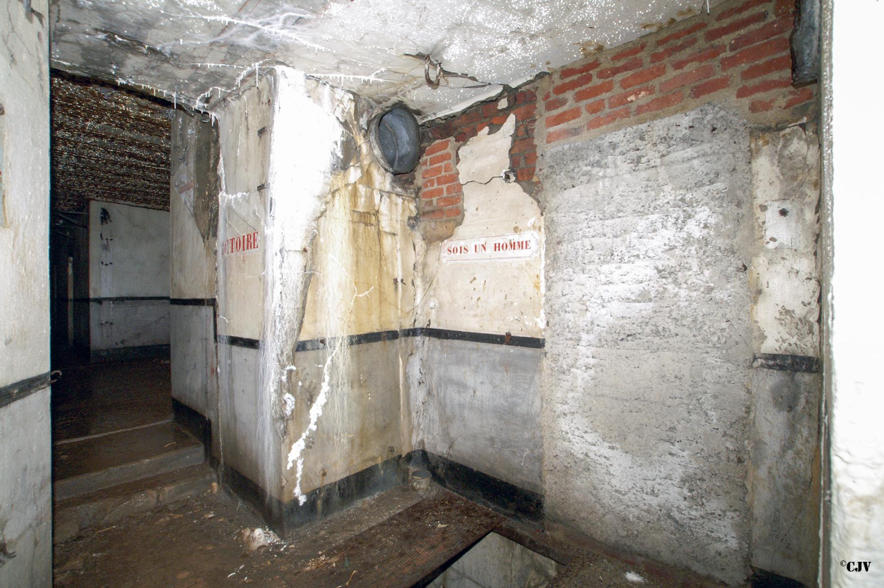 Ligne Maginot - BERSILLIES - (Ouvrage d'infanterie) - Bloc 2
 - Lia VERMEULEN