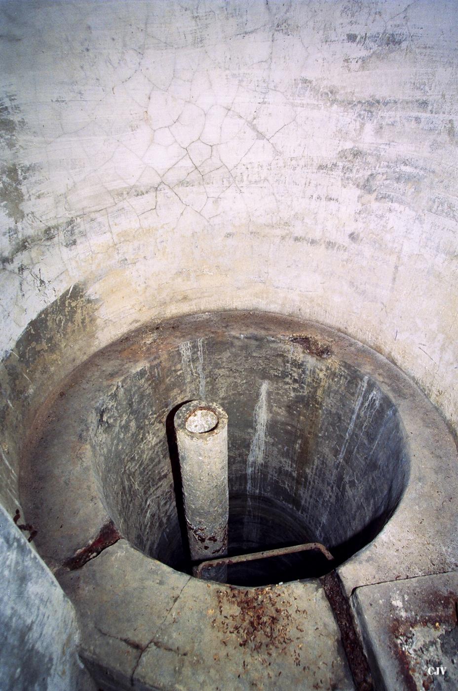Ligne Maginot - C25 - HAUTE RUE - (Casemate d'infanterie) - Le puits - Lia VERMEULEN
