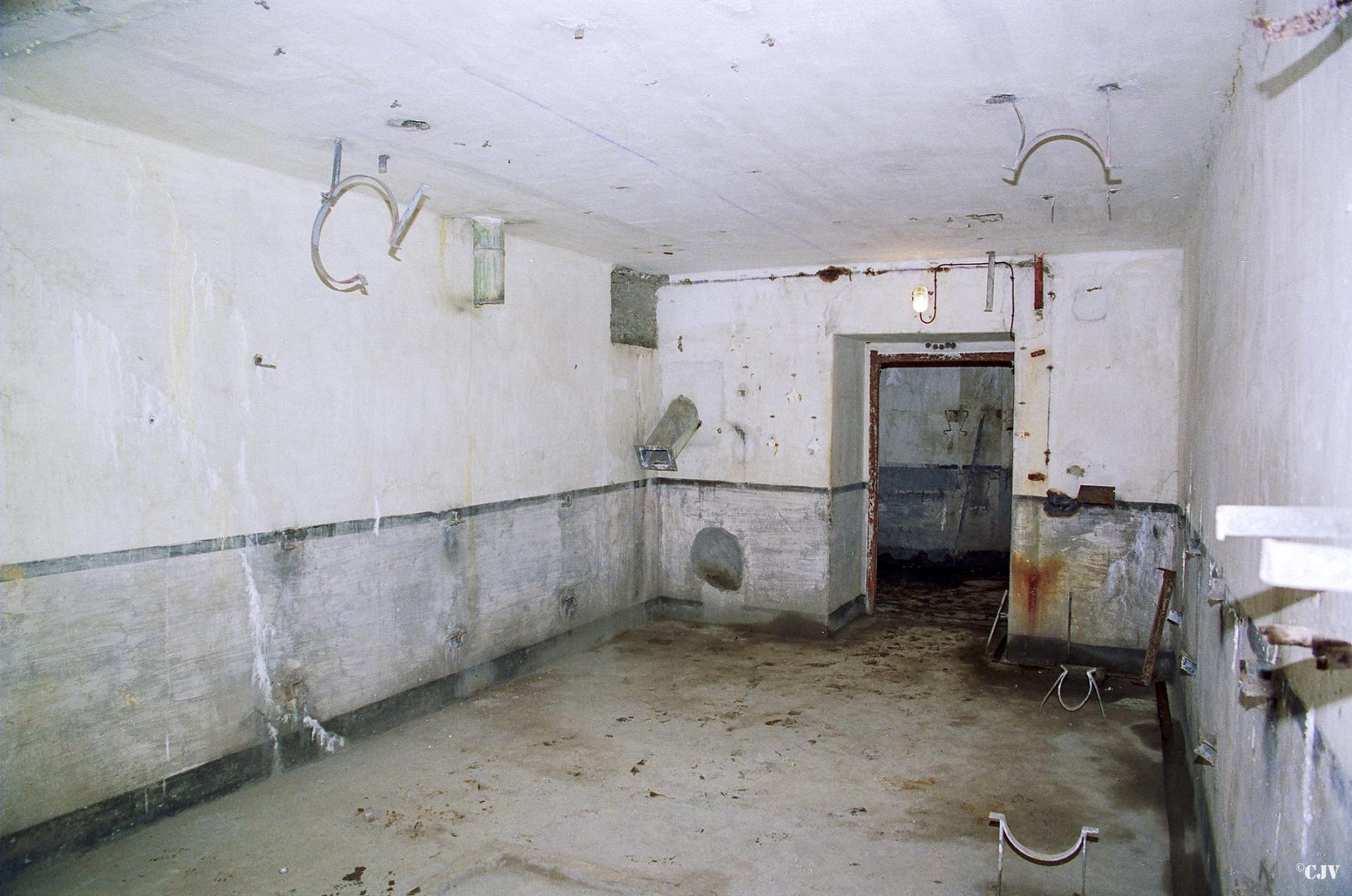 Ligne Maginot - LA SALMAGNE - (Ouvrage d'infanterie) - Bloc 2
Salle des filtres du bloc - Lia VERMEULEN