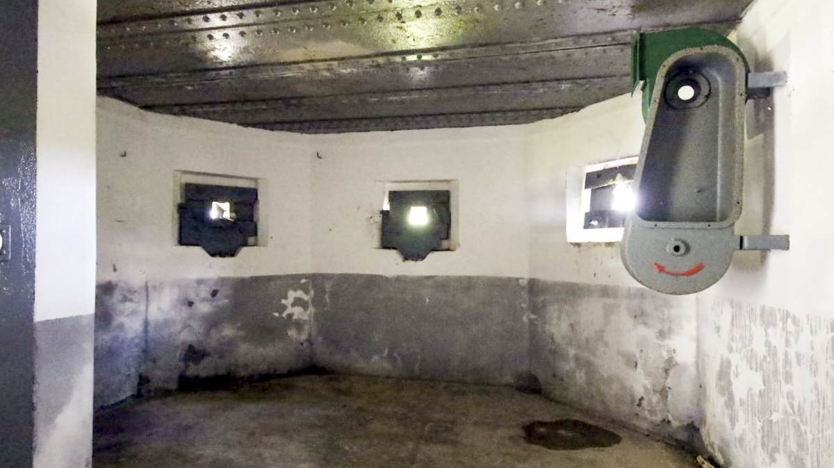 Ligne Maginot - R6B - HOSTE BAS - (Blockhaus pour arme infanterie) - Chambre de tir - Michel & Philippe ZIMMER