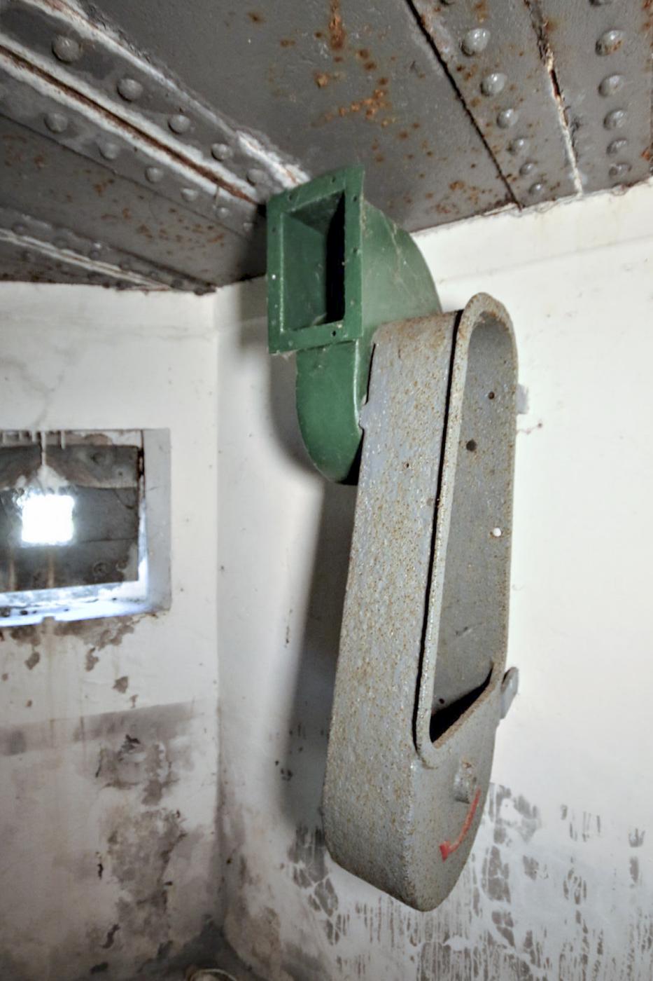 Ligne Maginot - R6B - HOSTE BAS - (Blockhaus pour arme infanterie) - Ventilateur V22M F.Fouché - Les Bergers des Pierres - Moselle, Michel & Philippe ZIMMER