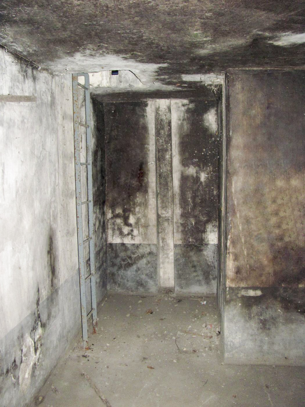 Ligne Maginot - R6B - HOSTE BAS - (Blockhaus pour arme infanterie) - Echelle d'accès à l'étage inférieur - Baptiste Gaudin