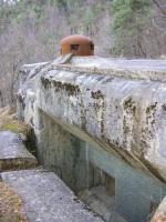 Ligne Maginot - GORDOLON (GN) - (Ouvrage d'artillerie) - Bloc 2
Face est du bloc. Créneaux pour mortiers de 81 mm mod.32 et cloche GFM.