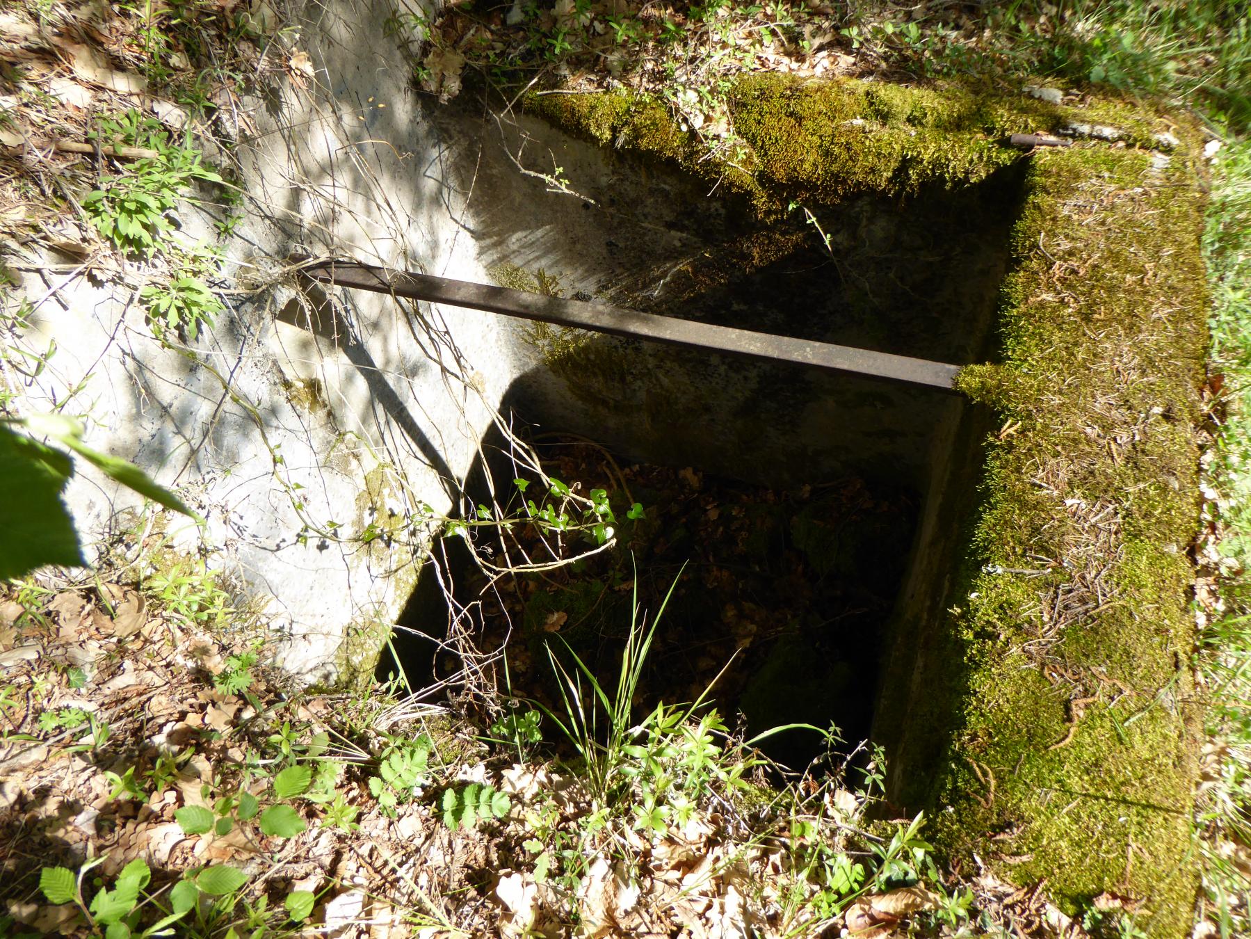 Ligne Maginot - GORDOLON (GN) - (Ouvrage d'artillerie) - Possible drainage des eaux de pluie au dessus du bloc 2 - Daniel ELLENA - Philippe CUNY