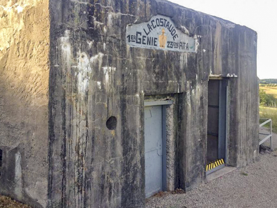 Ligne Maginot - AC1B - MC22 - LA COSTAUDE - (Casemate d'artillerie) - Les entrées du personnel et du matériel - EVA Philippe