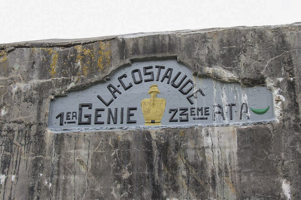 Ligne Maginot - AC1B - MC22 - LA COSTAUDE - (Casemate d'artillerie) - Le cartouche ornant la casemate - GRAMI