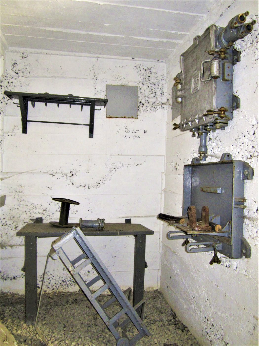 Ligne Maginot - AC1B - MC22 - LA COSTAUDE - (Casemate d'artillerie) - Central téléphonique
(Le matériel exposé n’était pas en place en 1940) - Gregory Fuchs