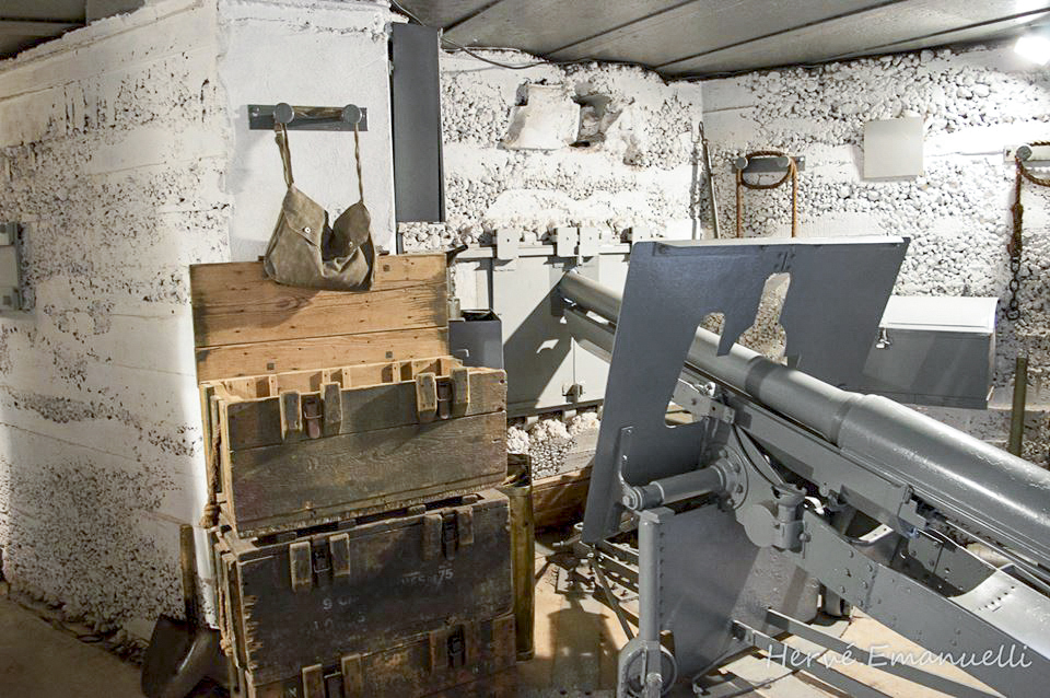 Ligne Maginot - AC1B - MC22 - LA COSTAUDE - (Casemate d'artillerie) - Canon de 75 mle 1897 - EMANUELLI Hervé