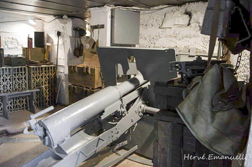Ligne Maginot - AC1B - MC22 - LA COSTAUDE - (Casemate d'artillerie) - Canon de 75 mle 1897 - EMANUELLI Hervé