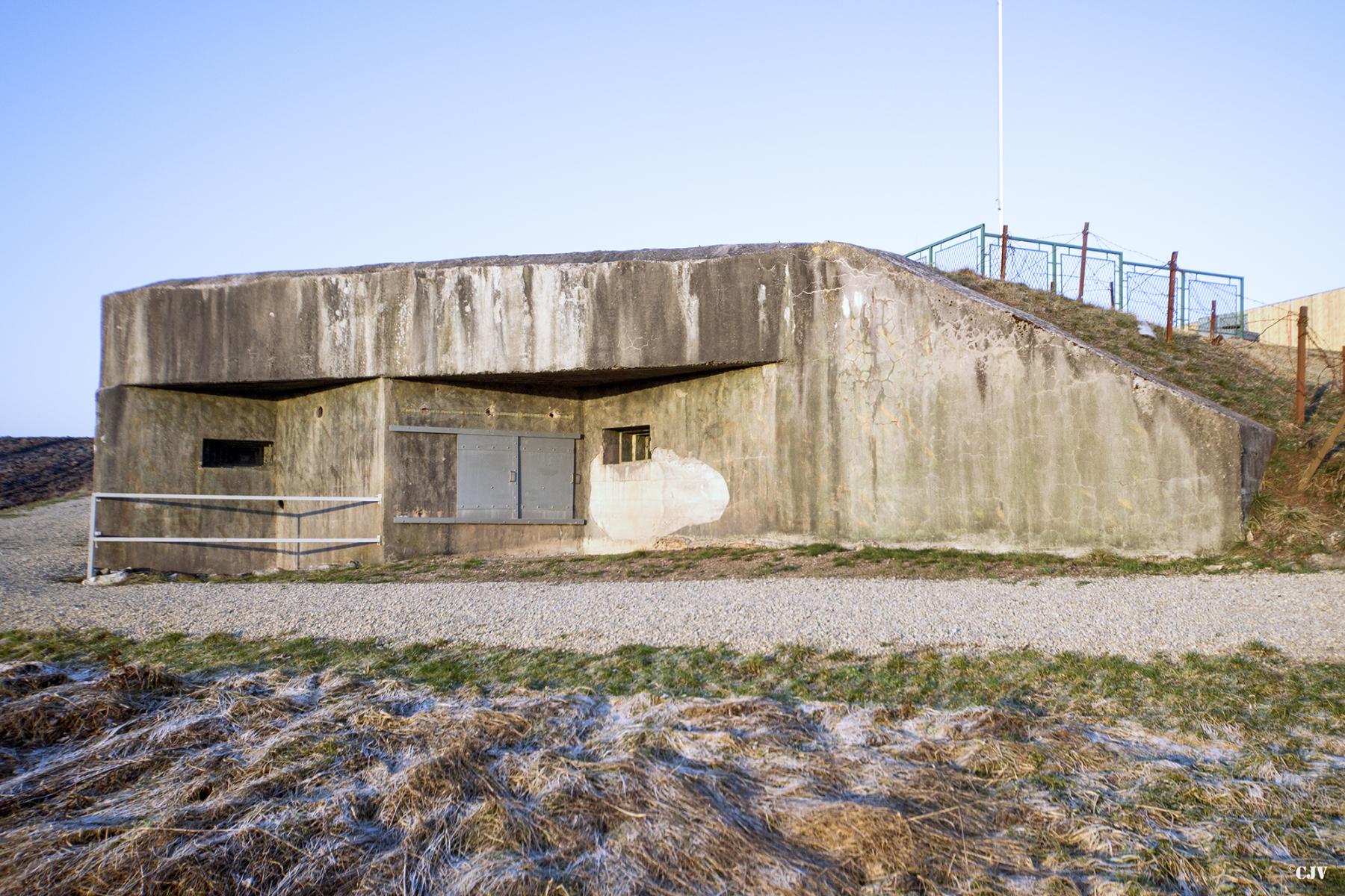 Ligne Maginot - AC1B - MC22 - LA COSTAUDE - (Casemate d'artillerie) - Façade de la chambre de tir - Lia VERMEULEN
