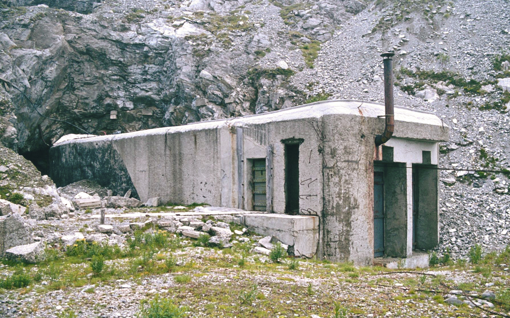 Ligne Maginot - PAS DU ROC - (Ouvrage d'artillerie) - L'entrée munitions - Michel MANSUY