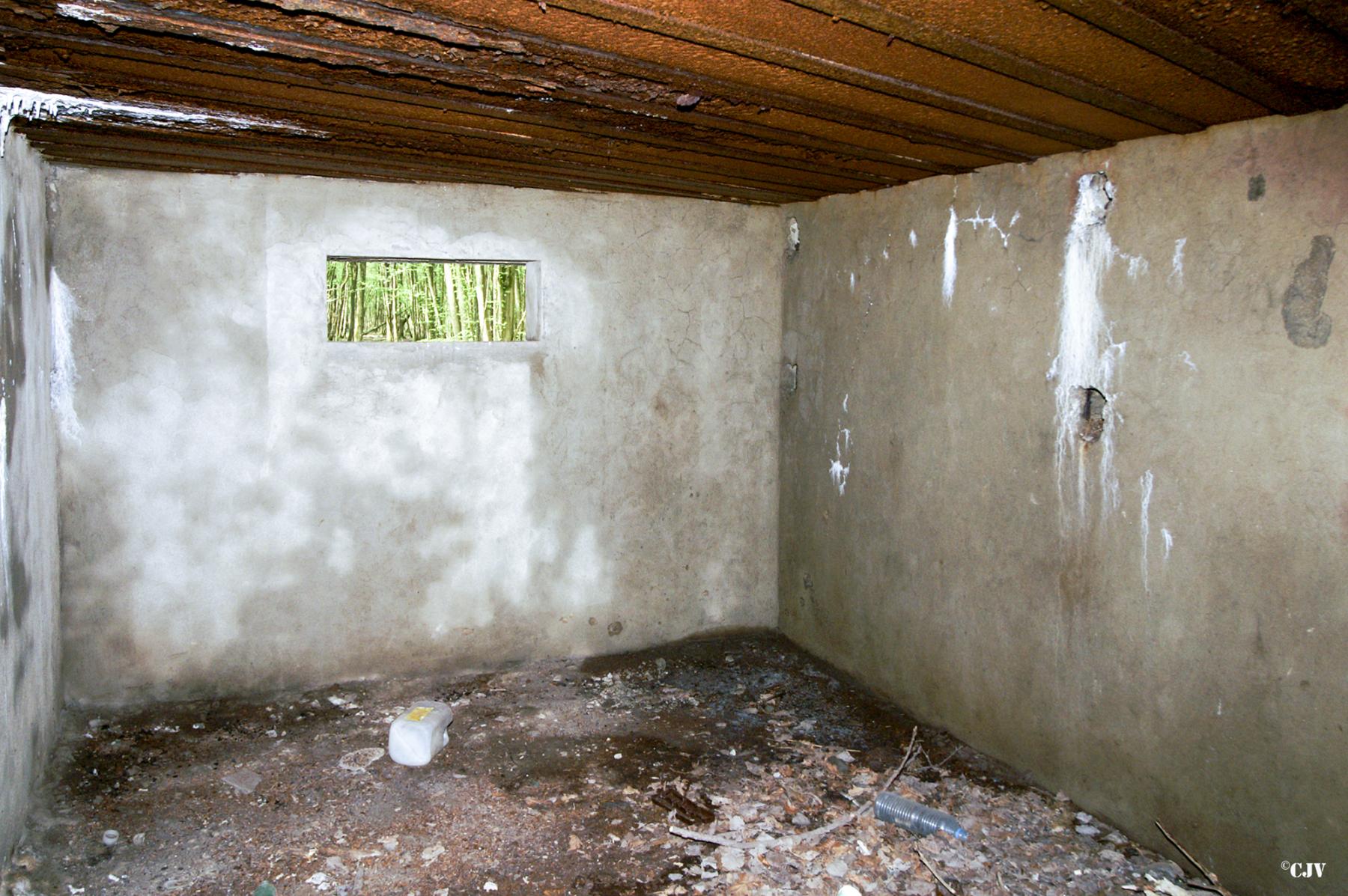 Ligne Maginot - A109 - ROUTE D'EPPE-SAUVAGE - (Casemate d'infanterie - double) - Un des chambres de tir, il n'a aucune équipement - Caspar Vermeulen