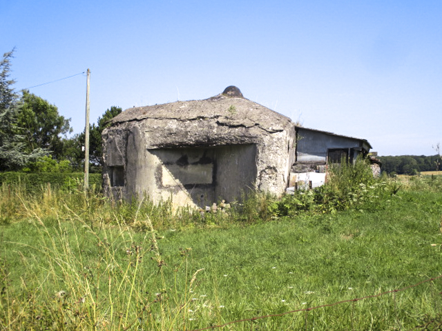 Ligne Maginot - B670 - OSTERGNIES EST - (Blockhaus pour canon) -  - Smardz Félix