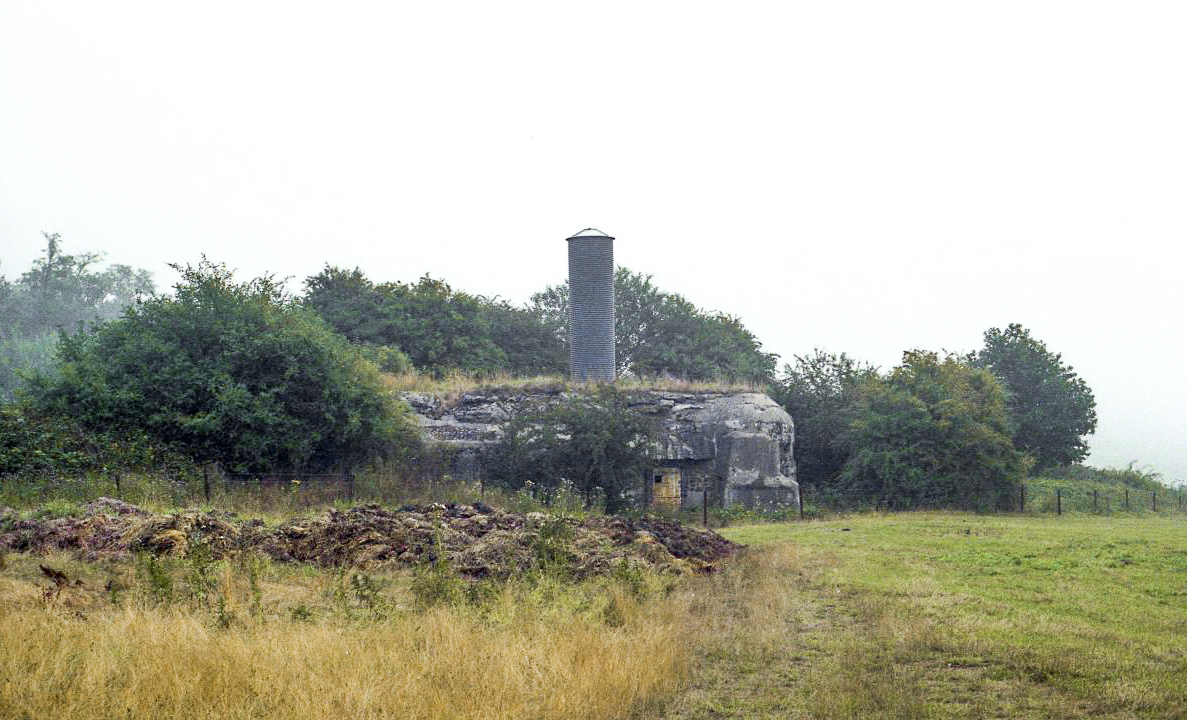 Ligne Maginot - OSTERGNIES - C39 - (Casemate d'infanterie) -  - Valentin Hemmert