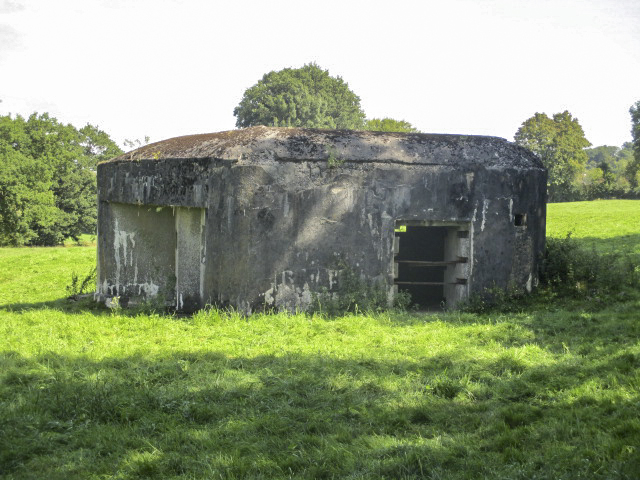 Ligne Maginot - B742 - FONTAINE JACQUOT - (Blockhaus pour canon) - Blockhaus situé dans un pré clôturé. - Randonneur62