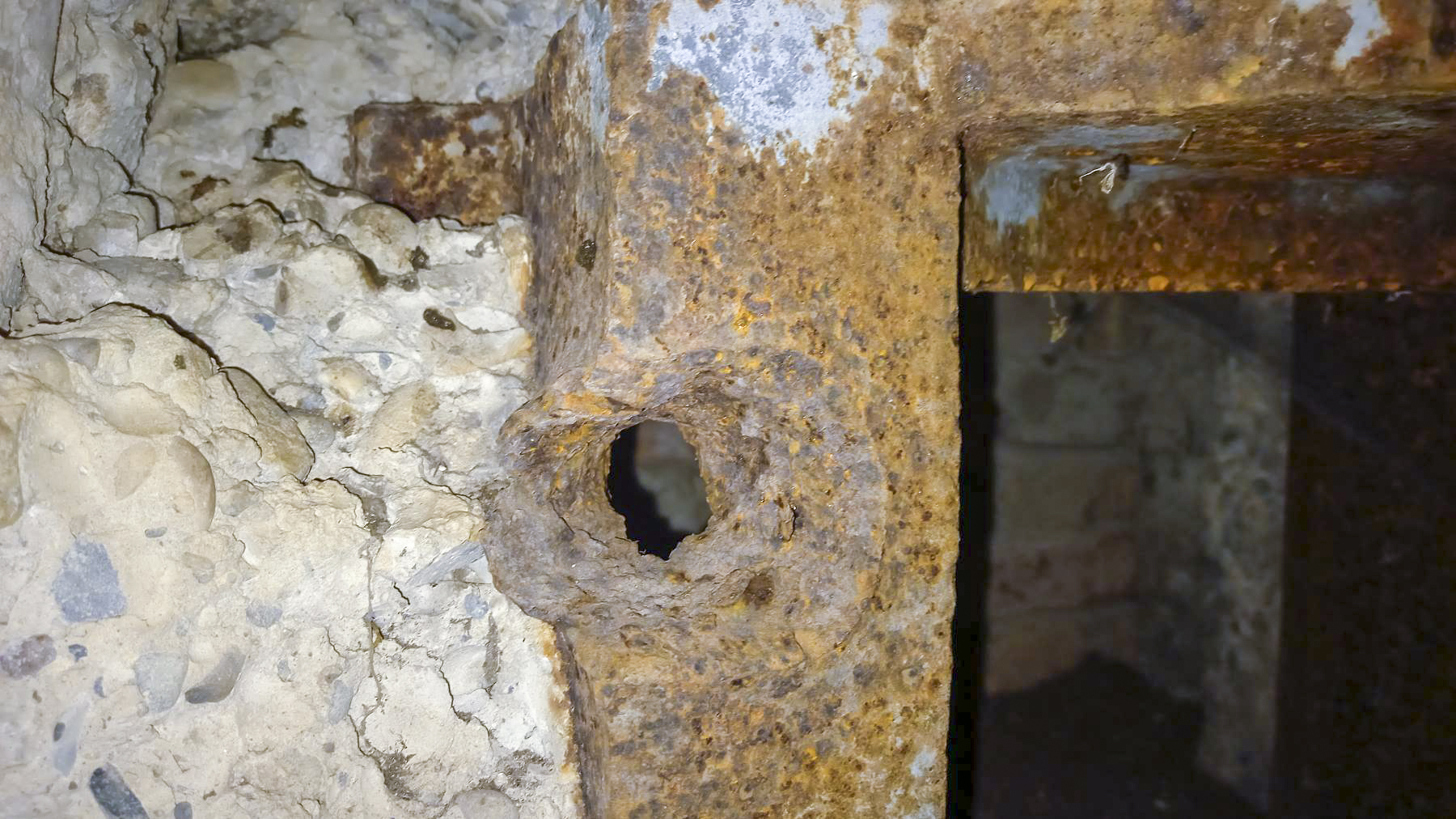 Ligne Maginot - LANGHURST - (Blockhaus pour arme infanterie) - Trace d'impact - Nicolas MULLER