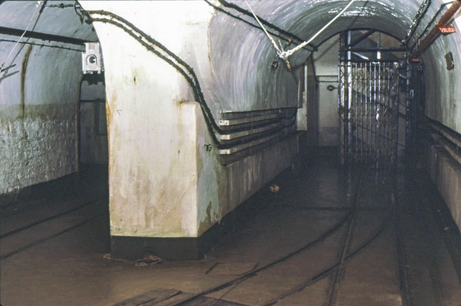 Ligne Maginot - SCHOENENBOURG - (Ouvrage d'artillerie) - Le bas du bloc d'entrée des munitions - Adam Christian