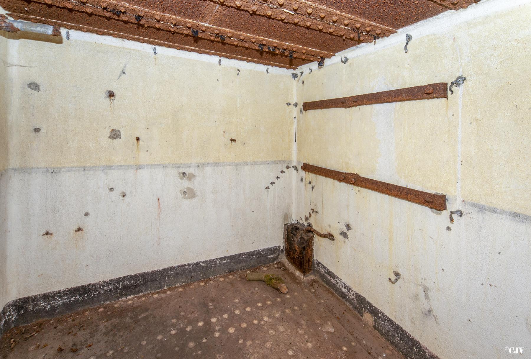 Ligne Maginot - FORT DE CERFONTAINE OUEST - (Chambre de coupure - Avec central) -  - Lia VERMEULEN