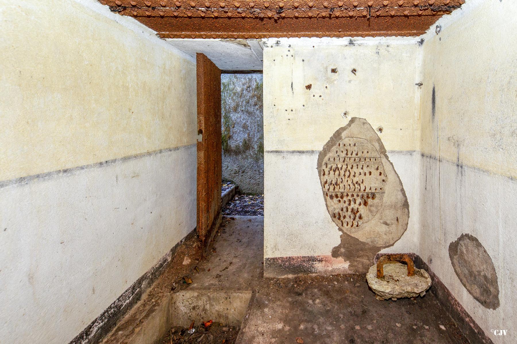 Ligne Maginot - FORT DE CERFONTAINE OUEST - (Chambre de coupure - Avec central) -  - Lia VERMEULEN