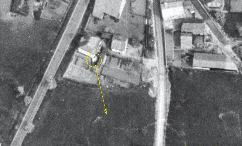 Ligne Maginot - KEMBS SUD 1 - (Blockhaus pour arme infanterie) - Le bloc est bien visible, au pignon sud-est de la maison - IGN - Géoportail 1960