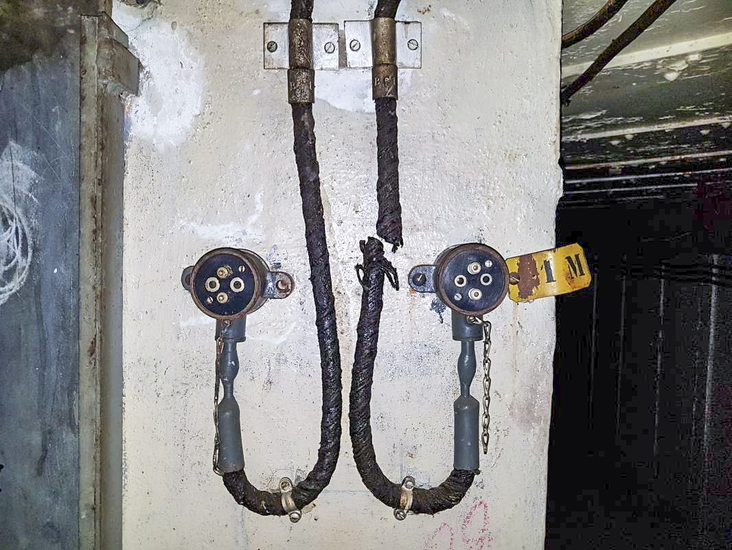 Ligne Maginot - GORDOLON (GN) - (Ouvrage d'artillerie) - Bloc 2
Prises téléphoniques - ELLENA-CUNY