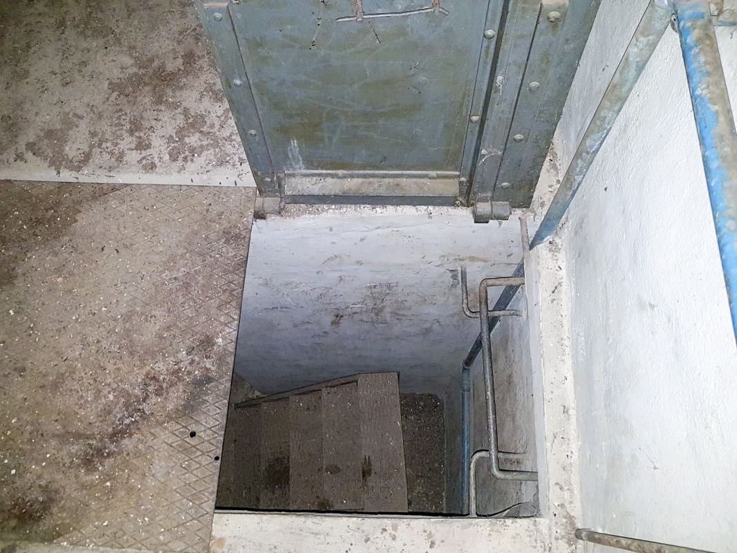 Ligne Maginot - GORDOLON (GN) - (Ouvrage d'artillerie) - Bloc 2
Accès étage inférieur-supérieur - ELLENA-CUNY