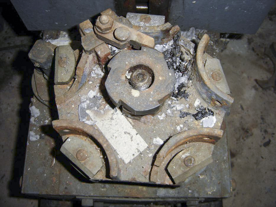 Ligne Maginot - GORDOLON (GN) - (Ouvrage d'artillerie) - Bloc 2
Norias des mortiers de 81
Le plateau de chargement - Vincent DUSEIGNE