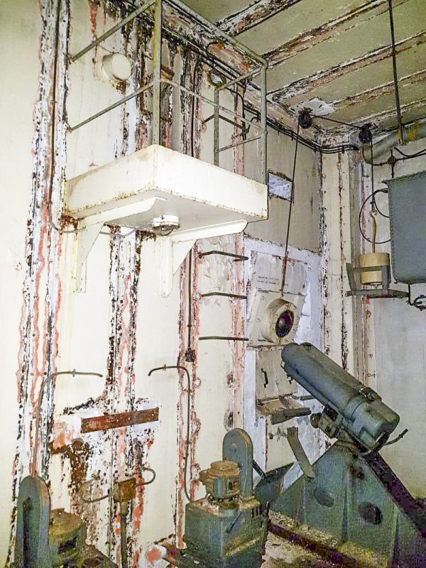 Ligne Maginot - GORDOLON (GN) - (Ouvrage d'artillerie) - Bloc 3
Chambres des 81mm
Passerelle d'accès au périscope de fossé - ELLENA-CUNY