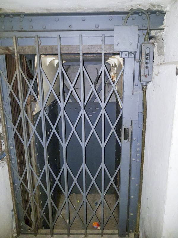 Ligne Maginot - GORDOLON (GN) - (Ouvrage d'artillerie) - Bloc 3
Etage supérieur
Monte-charge - ELLENA-CUNY