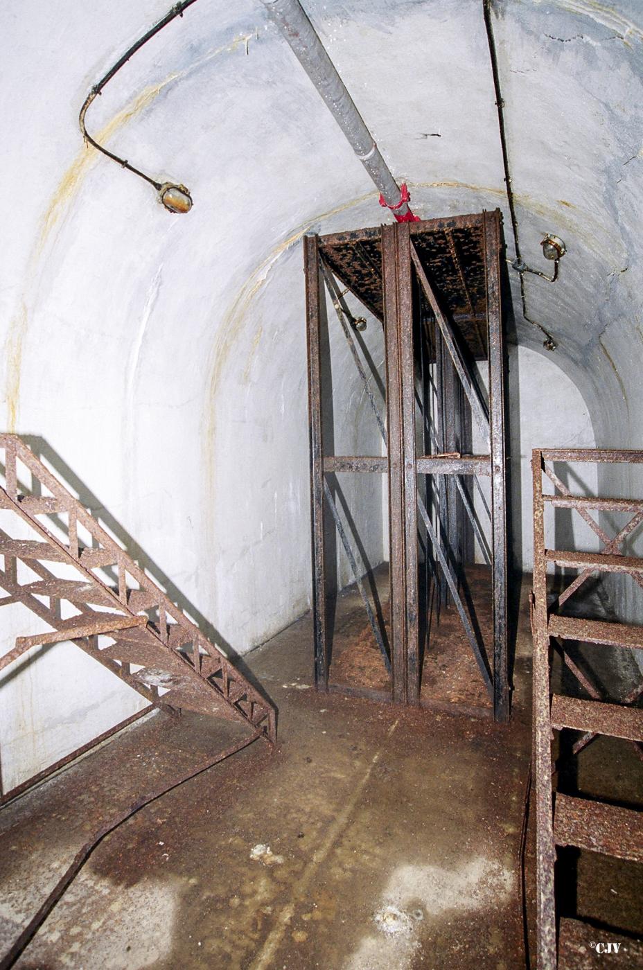 Ligne Maginot - GORDOLON (GN) - (Ouvrage d'artillerie) - Bloc 2
Étage intermédiaire - Lia VERMEULEN