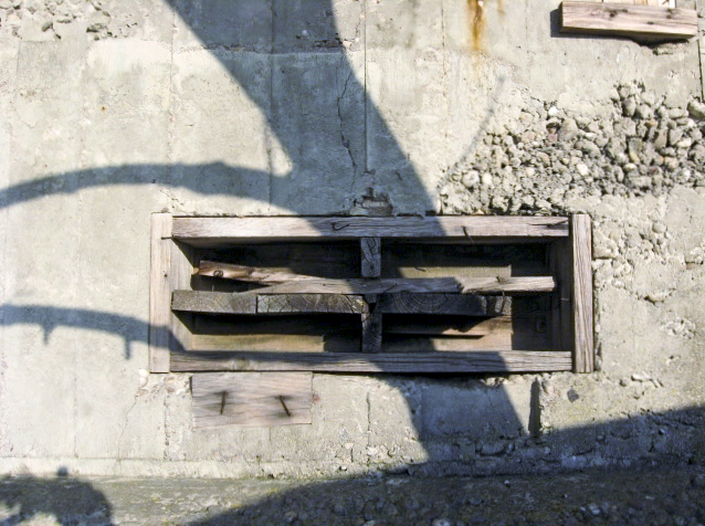 Ligne Maginot - CEZF-4 - SARRE UNION NORD-EST - (Casemate d'infanterie - Double) - Créneau mitrailleuse - Christian LENHARD