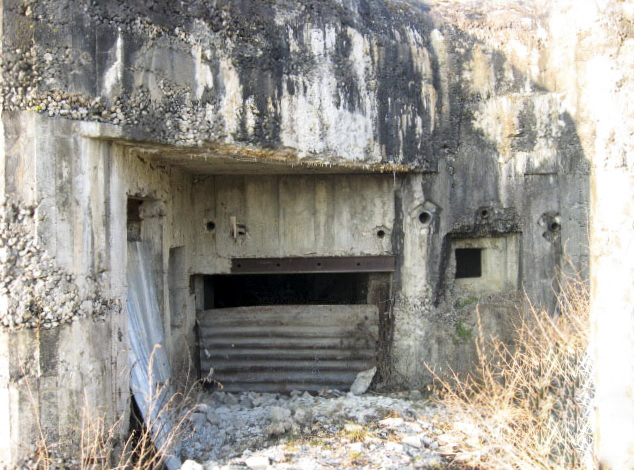 Ligne Maginot - CEZF-4 - SARRE UNION NORD-EST - (Casemate d'infanterie - Double) - L'entrée du matériel - Christian LENHARD