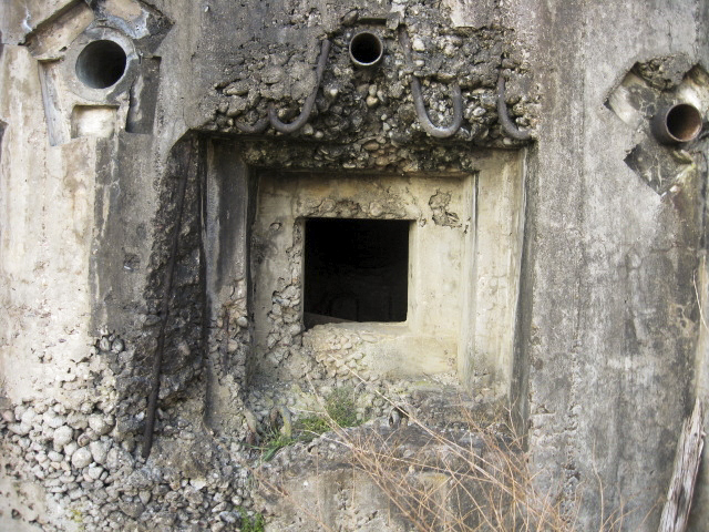 Ligne Maginot - CEZF-4 - SARRE UNION NORD-EST - (Casemate d'infanterie - Double) - Créneau mitrailleuse - Christian LENHARD