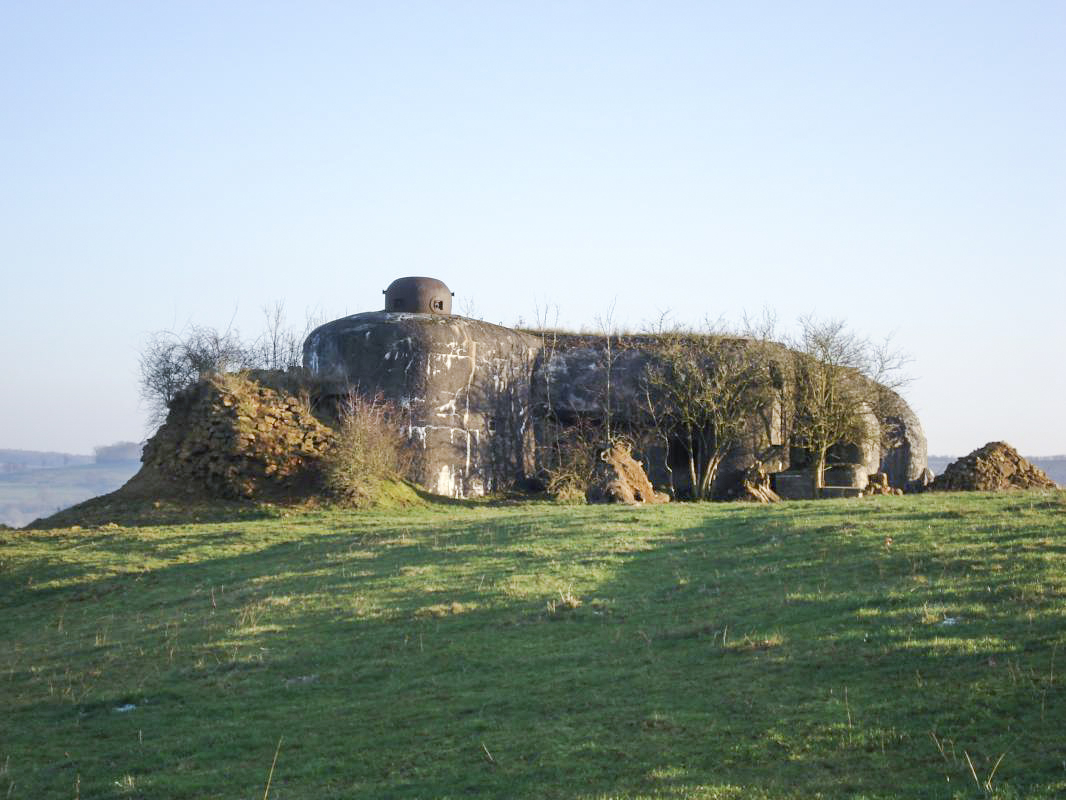 Ligne Maginot - GUERLETTE - (Casemate d'infanterie - double) - Face gauche - R Tucker