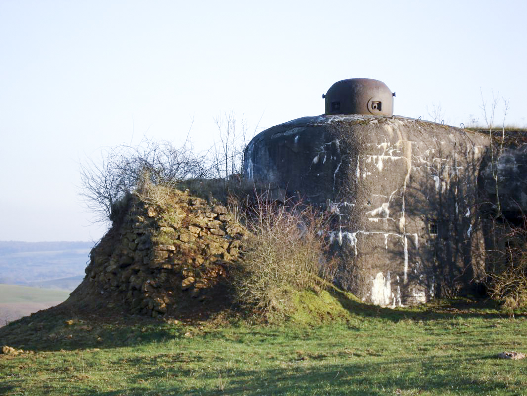 Ligne Maginot - GUERLETTE - (Casemate d'infanterie - double) - Face gauche - R Tucker
