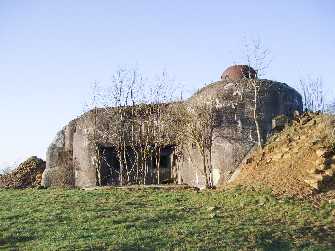 Ligne Maginot - GUERLETTE - (Casemate d'infanterie - double) - Face droite - R Tucker