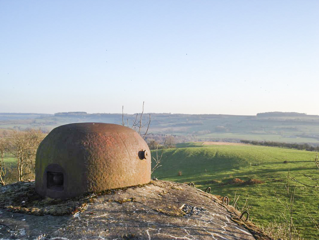 Ligne Maginot - GUERLETTE - (Casemate d'infanterie - double) - Cloche GFM, vers l'est - R Tucker