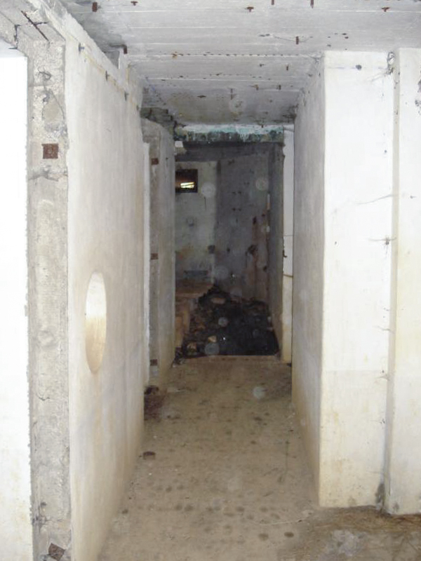 Ligne Maginot - GUERLETTE - (Casemate d'infanterie - double) - Couloir - R Tucker