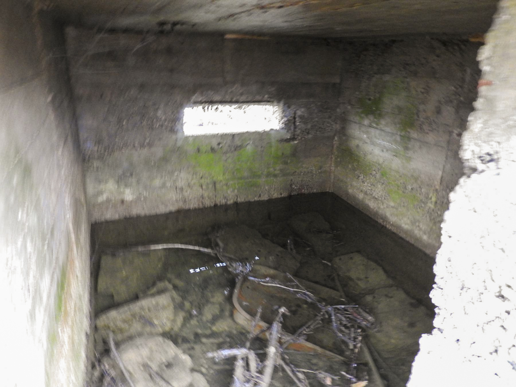 Ligne Maginot - HOLLERSWIESE 2 - (Blockhaus pour arme infanterie) - La chambre de tir pour mitrailleuse. - STENGER Mathieu