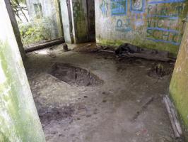 Ligne Maginot - GRAND PAQUIS - (Casemate d'artillerie) - Chambre de tir
Les fixations pour les bêches