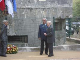 Ligne Maginot - MF10 - M - BOIS DE SAINT MENGES - (Poste GRM - Maison Forte) - Monsieur HAINIGIE Marcel (à droite), seul survivant de la MF10 le 12 mai 1940. 
Photo prise en 2009.